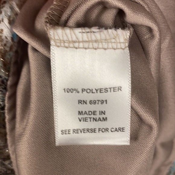 Sara Michelle Floral Paisley Pleated Metallic Accent Tie Sleeve Keyhole Blouse - Picture 6 of 7